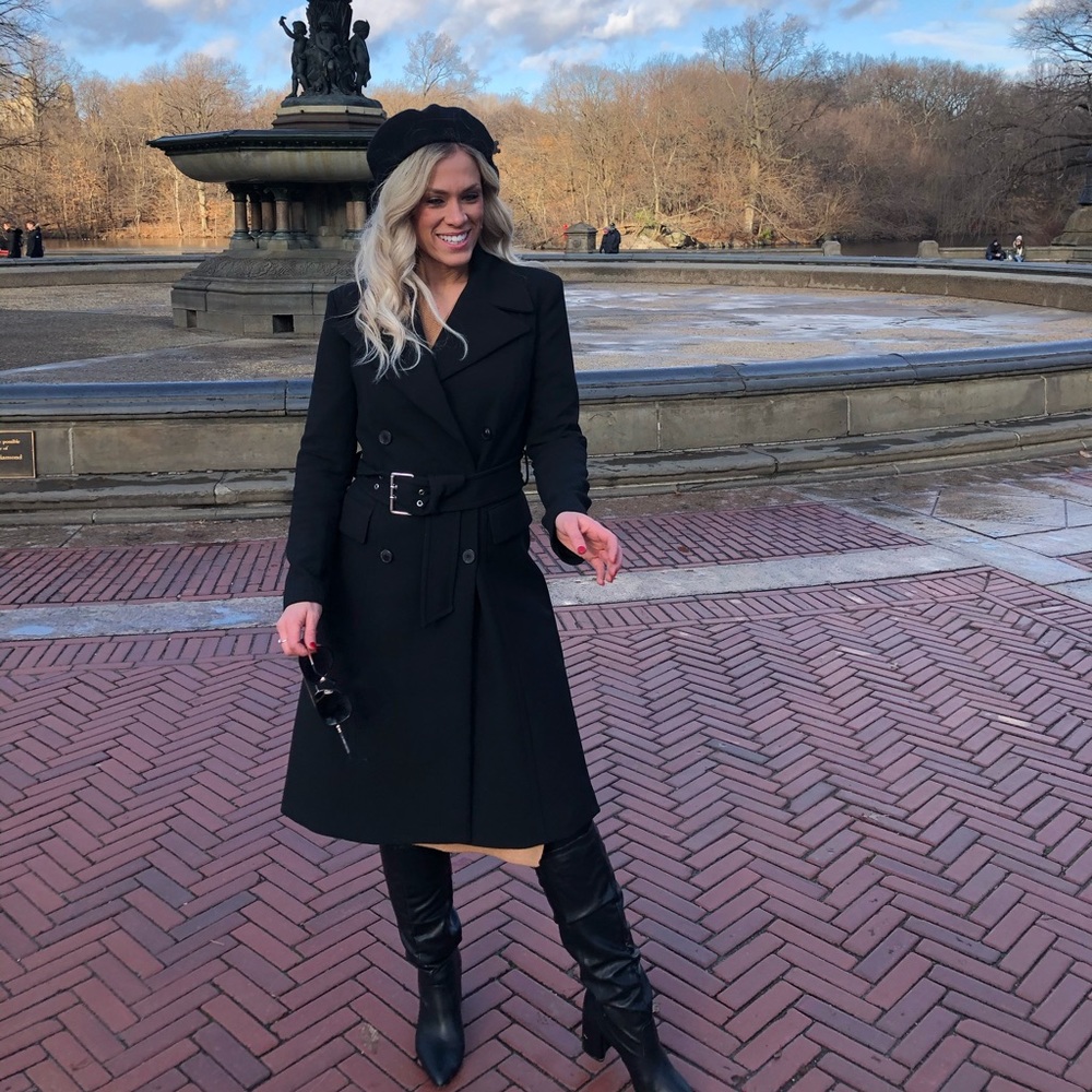 Black Zara coat! Very nice! Only worn 3 times!